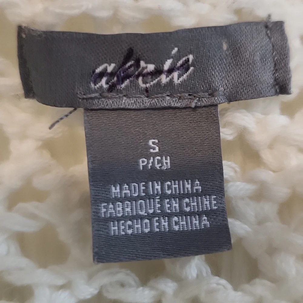 Erie crocheted sweater - Picture 7 of 12